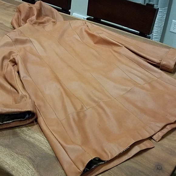 Jenuine leather coat - Picture 6 of 8